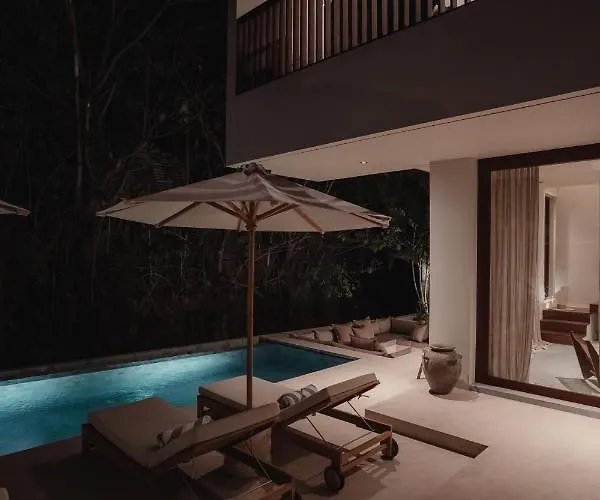 Villa Mae