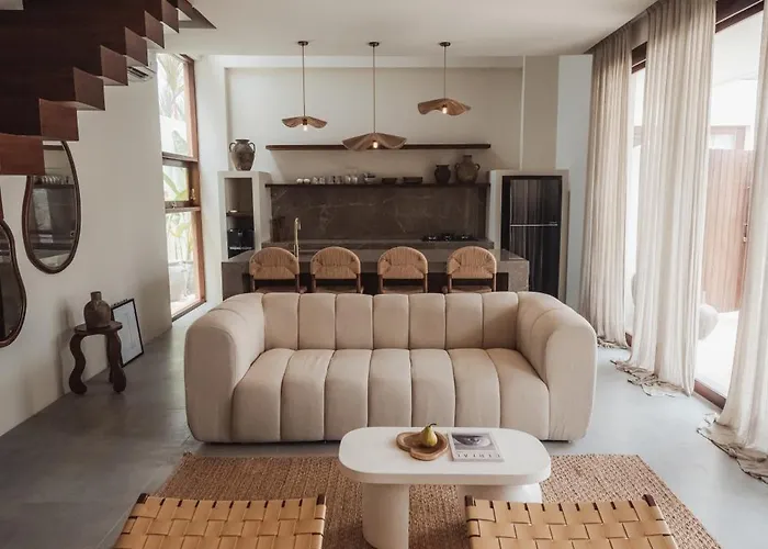 Mae Villa *